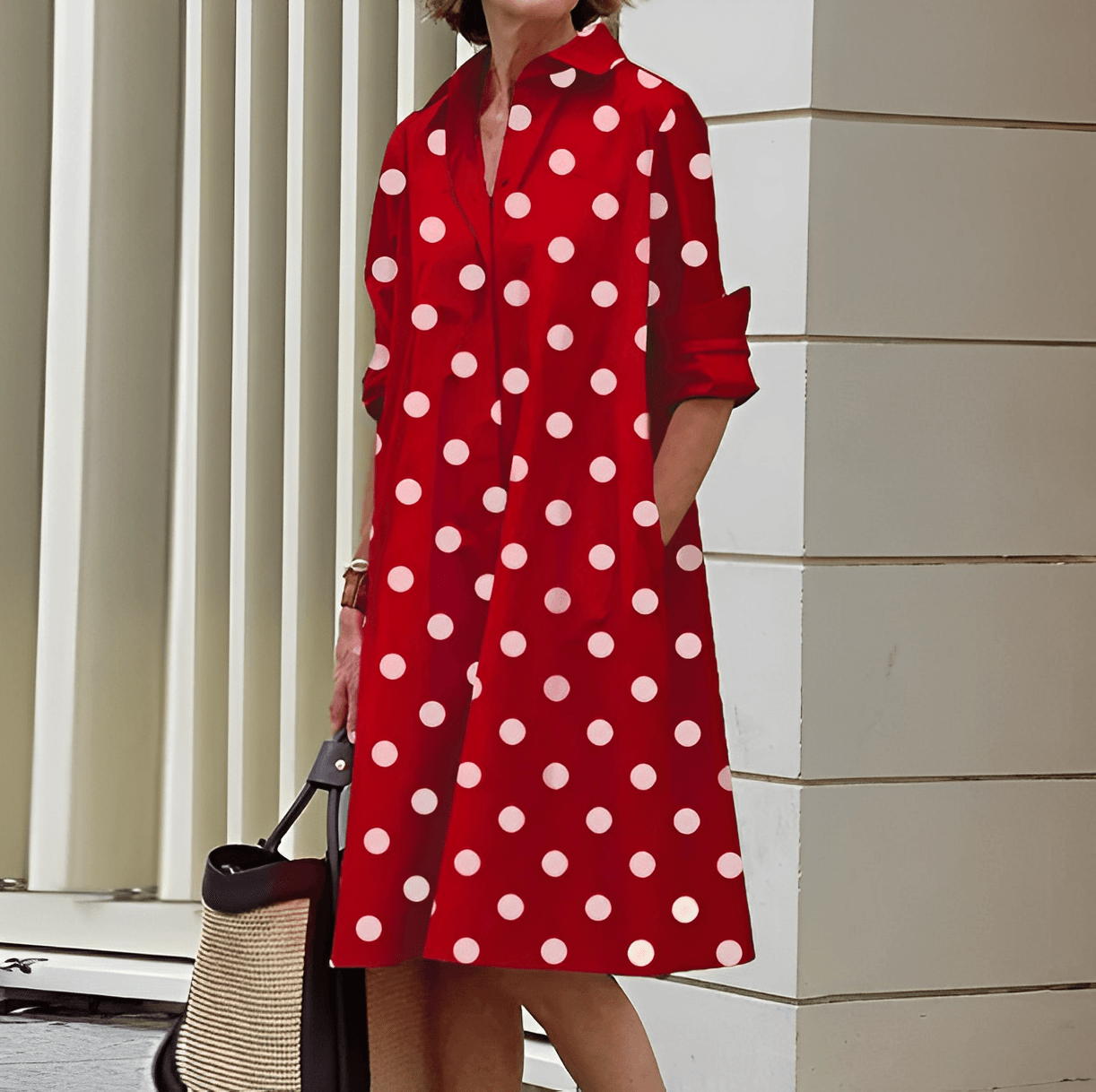 Marcela | Vestido moderno con cuello vuelto y camisa de lino de manga tres cuartos y escote en pico